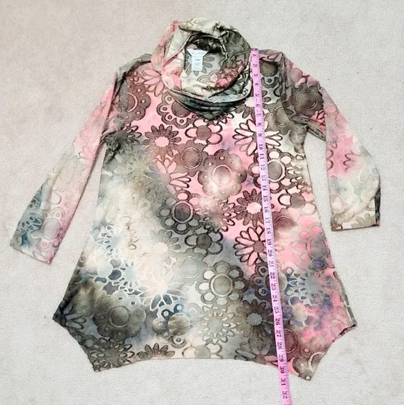 Womans Muliples Oversized Pull Over Tunic Size S with Detachable Scarf Colorful - Picture 10 of 10